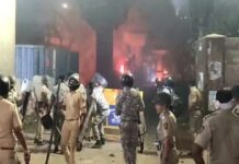 औरंगजेब कब्र विवाद : हिंसा के बाद नागपुर के 10 इलाकों में कर्फ्यू, 65 उपद्रवी हिरासत में; 25 पुलिसवाले घायल