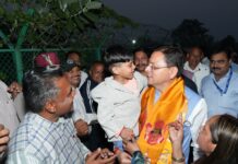 मुख्यमंत्री ने सुनीं खटीमा में जनसमस्याएं, अधिकारियों को दिए त्वरित समाधान के निर्देश