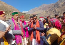 श्री बदरीनाथ केदारनाथ मंदिर समिति अस्थायी कर्मचारियों का धरना समाप्त