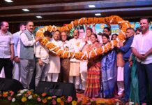 मां कुंजापुरी मेले की स्वर्ण जयंती, सीएम ने ध्वजारोहण कर किया शुभारंभ