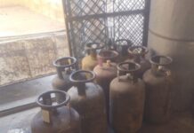 अवैध रिफिलिंग के विरुद्ध सघन अभियान जारी, 104 घरेलू गैस सिलेंडर सहित कुल 94 घरेलू एवं व्यावसायिक गैस सिलेंडर जब्त